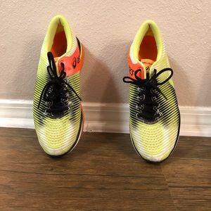 Men’s running shoes